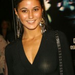 Emmanuelle-Chriqui-700x1062-81kb-media-2088-media-144884-1232327102